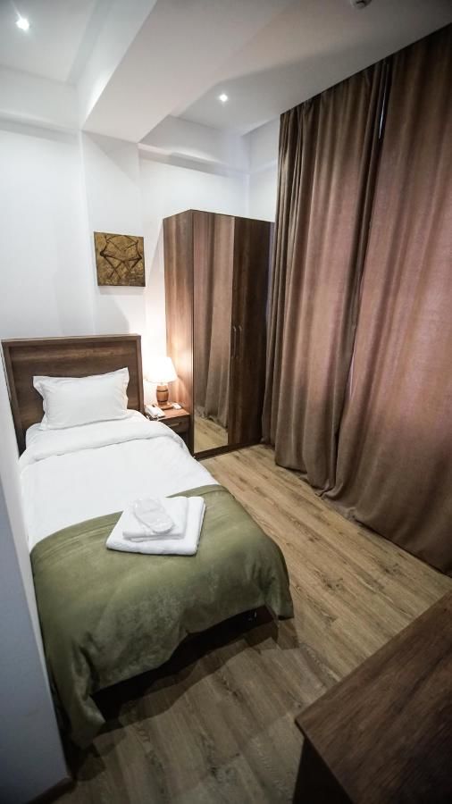 Отель Hotel King Tom Тбилиси