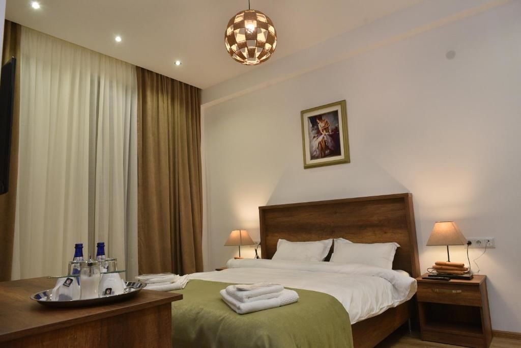 Отель Hotel King Tom Тбилиси