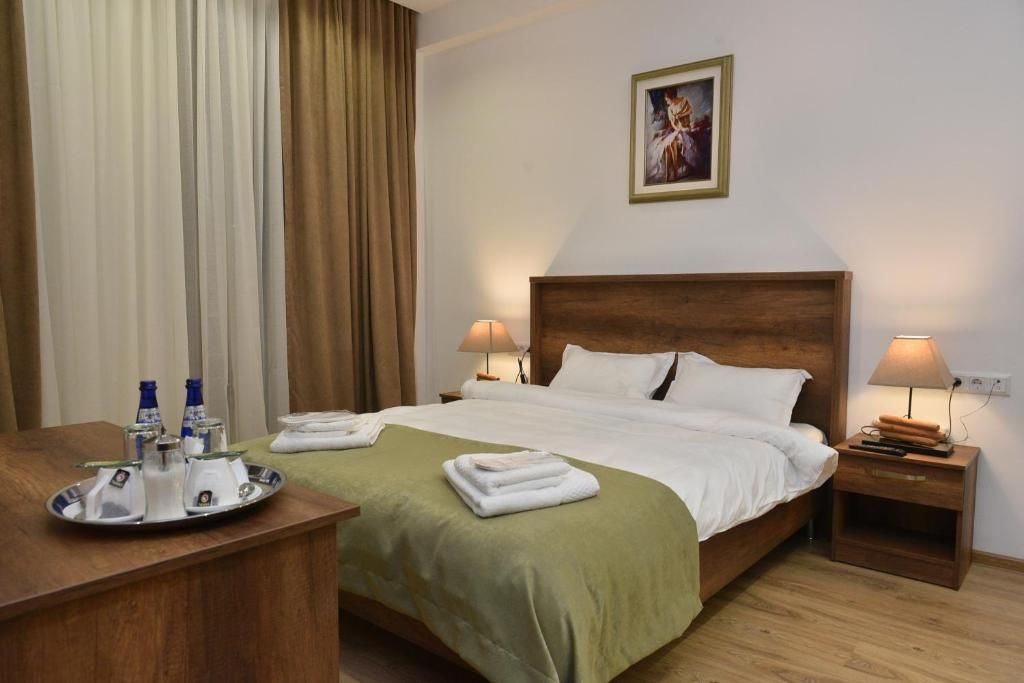 Отель Hotel King Tom Тбилиси