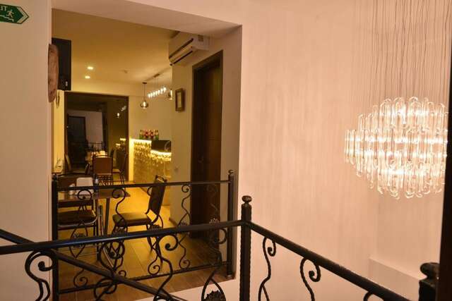 Отель Hotel King Tom Тбилиси-18