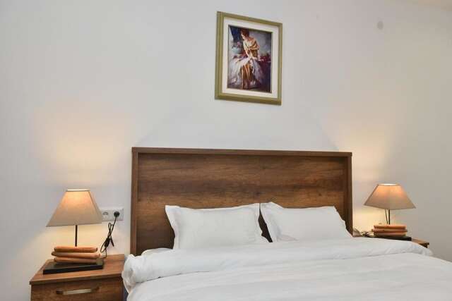 Отель Hotel King Tom Тбилиси-38