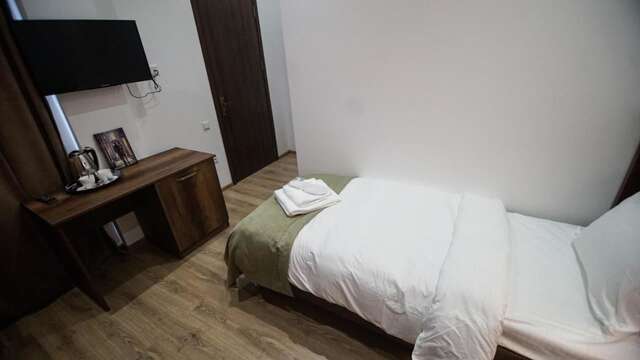 Отель Hotel King Tom Тбилиси-45