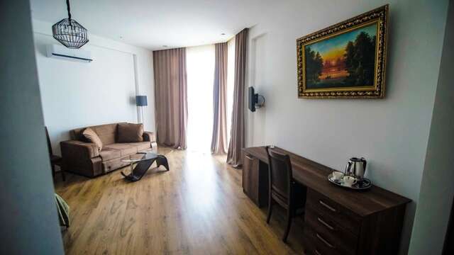 Отель Hotel King Tom Тбилиси-47