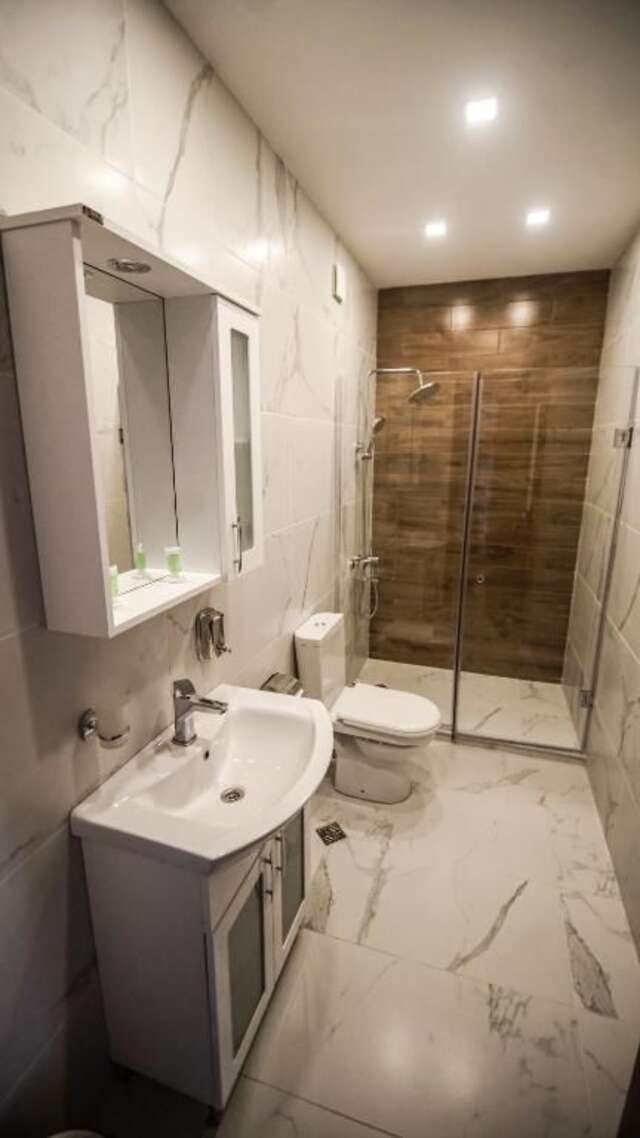 Отель Hotel King Tom Тбилиси-53