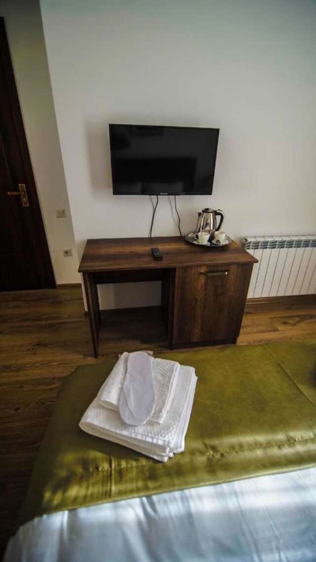 Отель Hotel King Tom Тбилиси-10